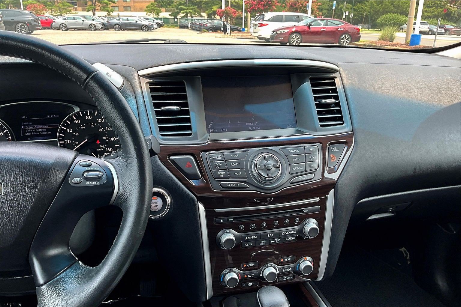 Used 2015 Nissan Pathfinder Platinum w/ Cargo Package FWD image 6