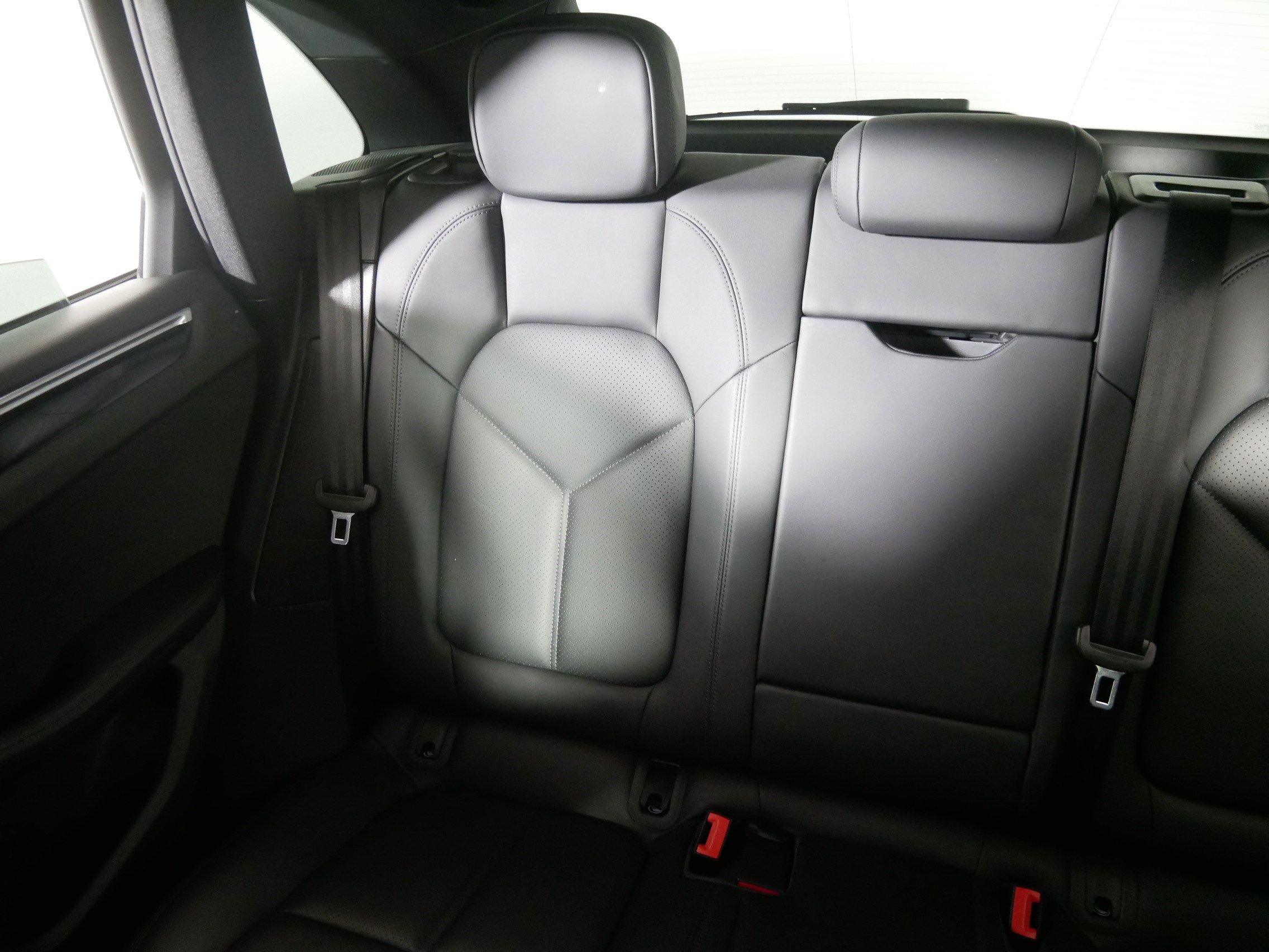 Used 2019 Porsche Macan image 12