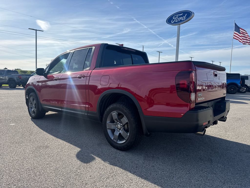Used 2025 Honda Ridgeline TrailSport image 4