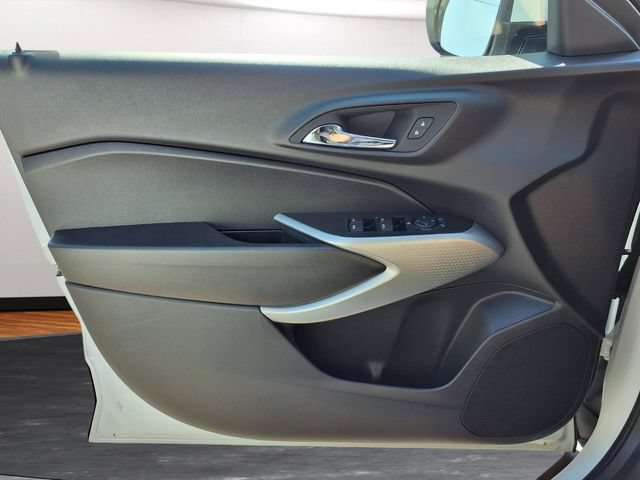 New 2026 Chevrolet Trax LS w/ LS Convenience Package FWD image 16