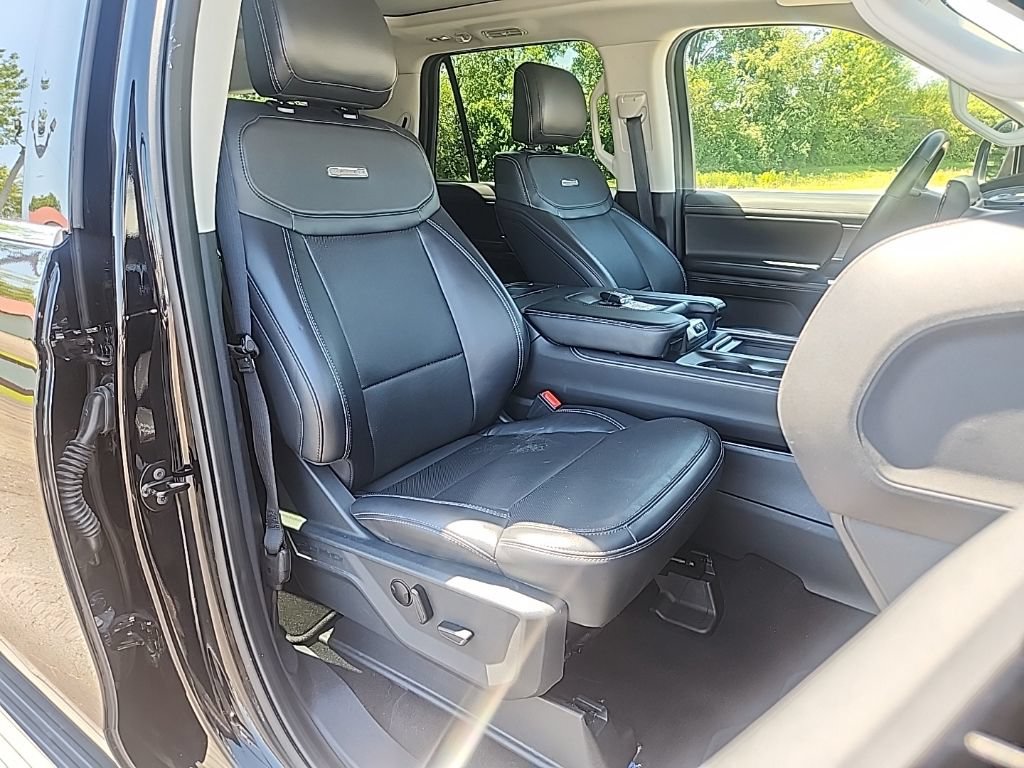 Used 2025 Ford Expedition Max Platinum AWD/4WD image 39
