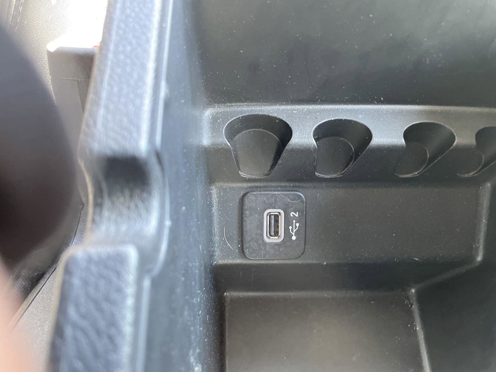 Certified 2023 Jeep Cherokee Altitude Lux image 30