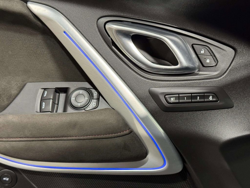 Used 2018 Chevrolet Camaro ZL1 RWD image 7