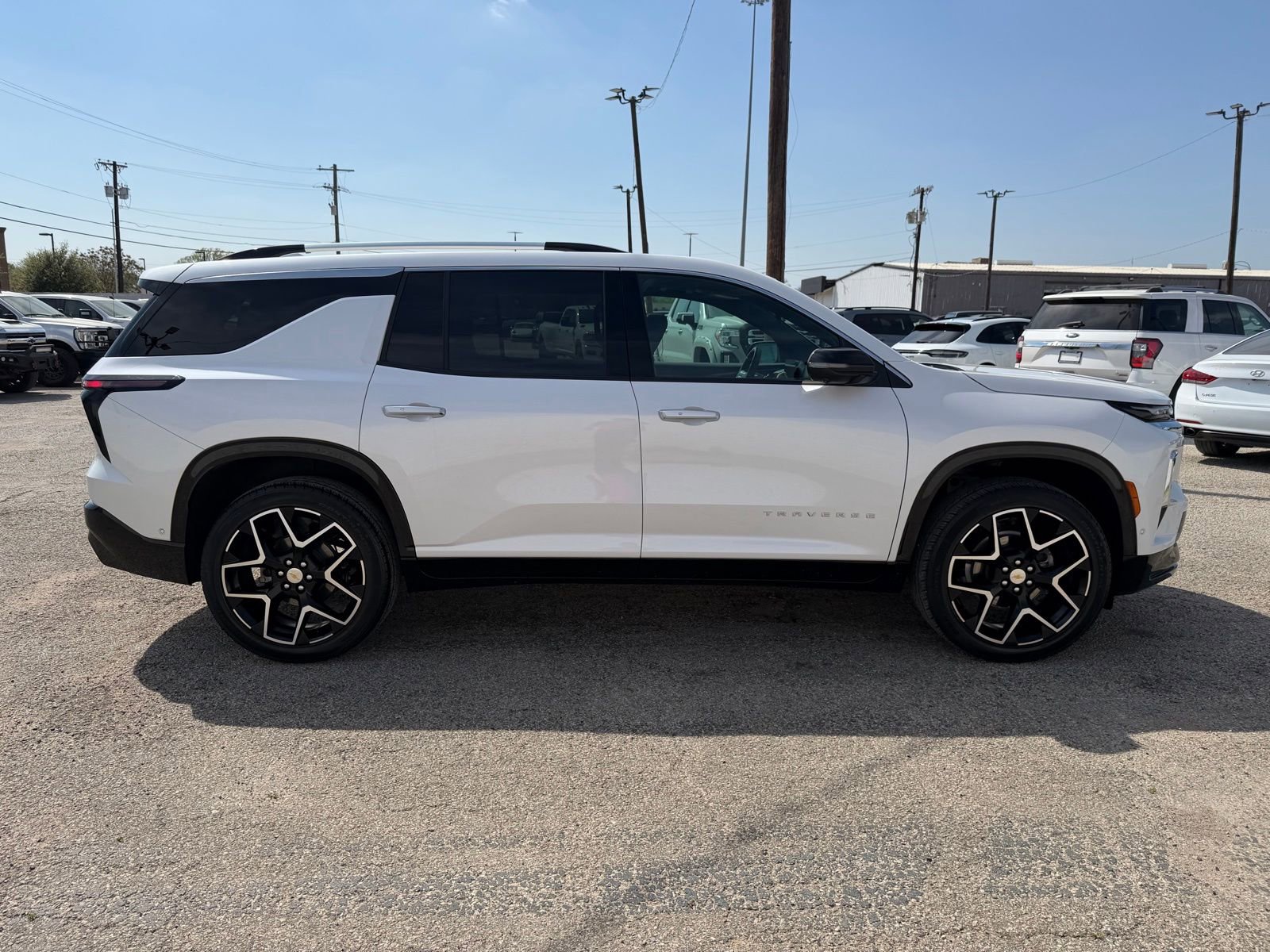 Used 2025 Chevrolet Traverse High Country image 8
