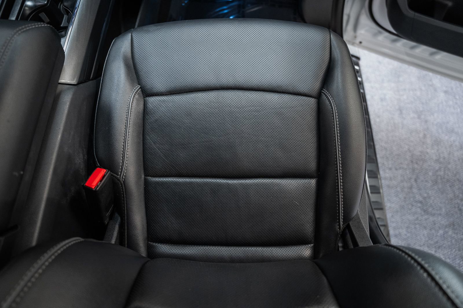 Used 2023 Ford F150 Lariat w/ Equipment Group 502A High image 33