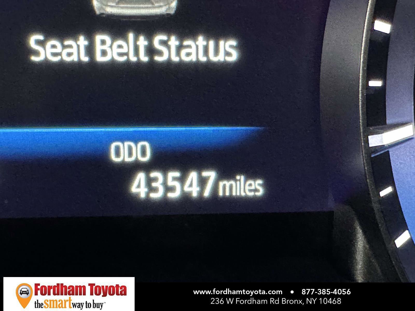 Used 2022 Toyota Highlander XLE AWD/4WD image 38