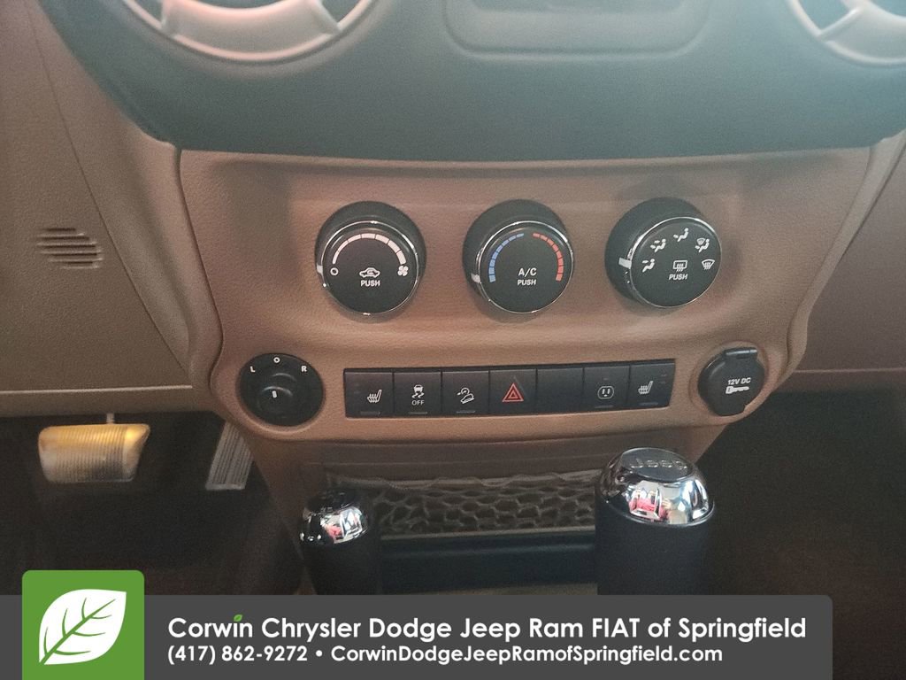 Used 2014 Jeep Wrangler Unlimited Rubicon w/ Connectivity Group image 17