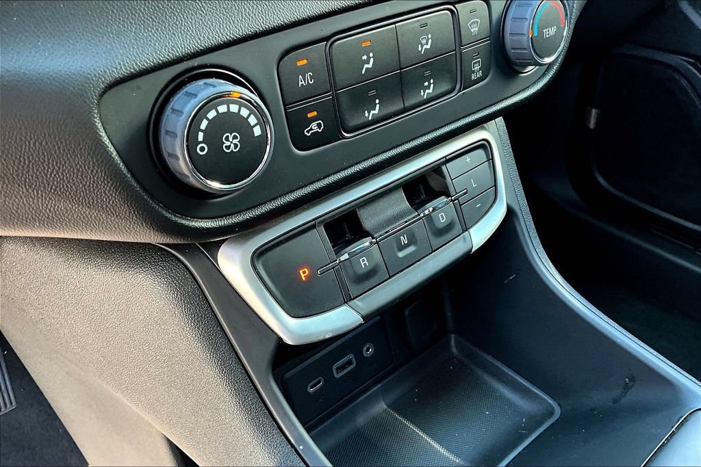 Used 2024 GMC Terrain SLE AWD/4WD image 18