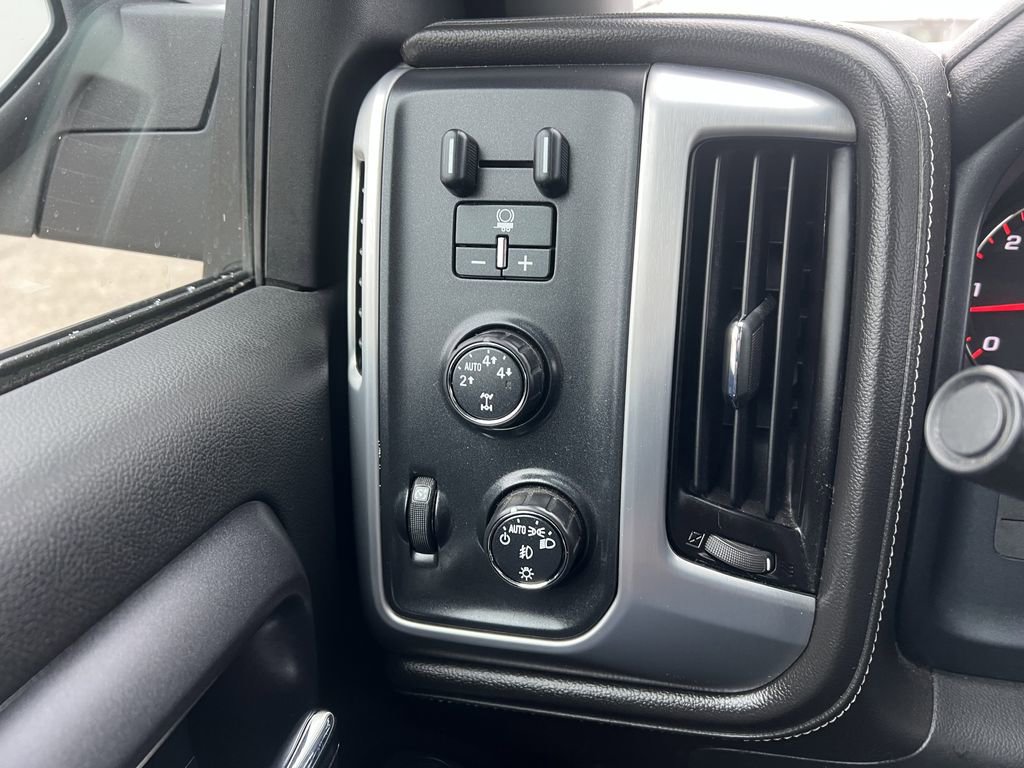 Used 2015 GMC Sierra 1500 SLE w/ SLE Value Package image 19