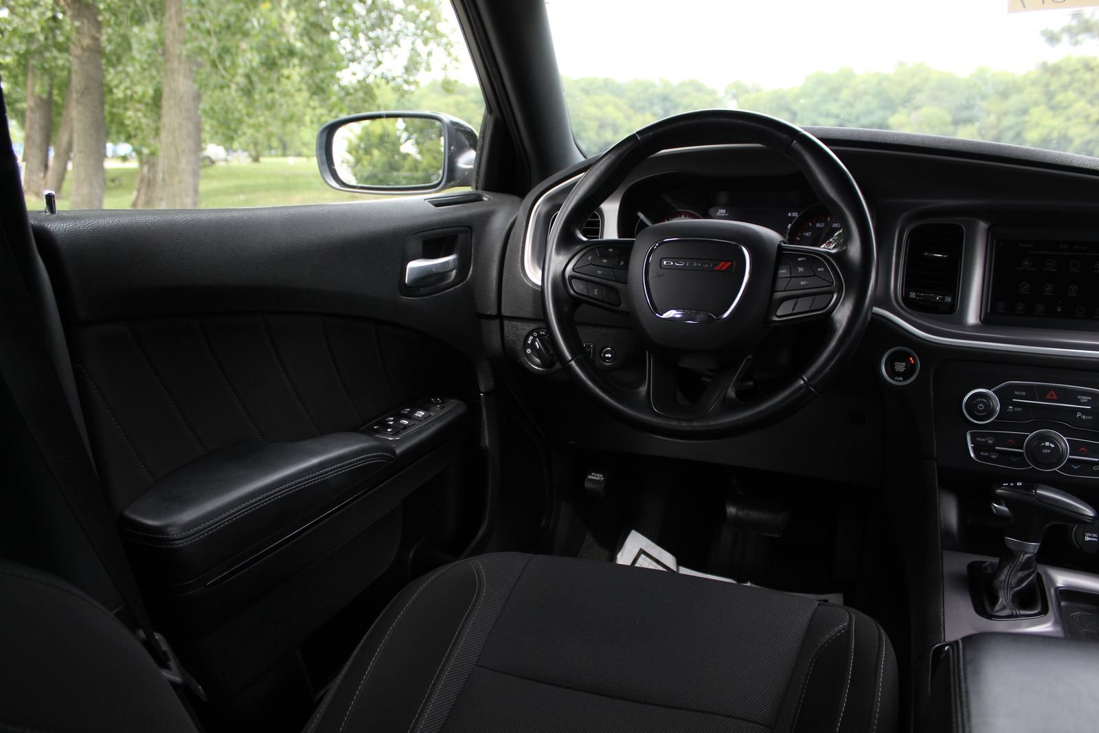Used 2020 Dodge Charger SXT w/ Blacktop Package RWD image 9