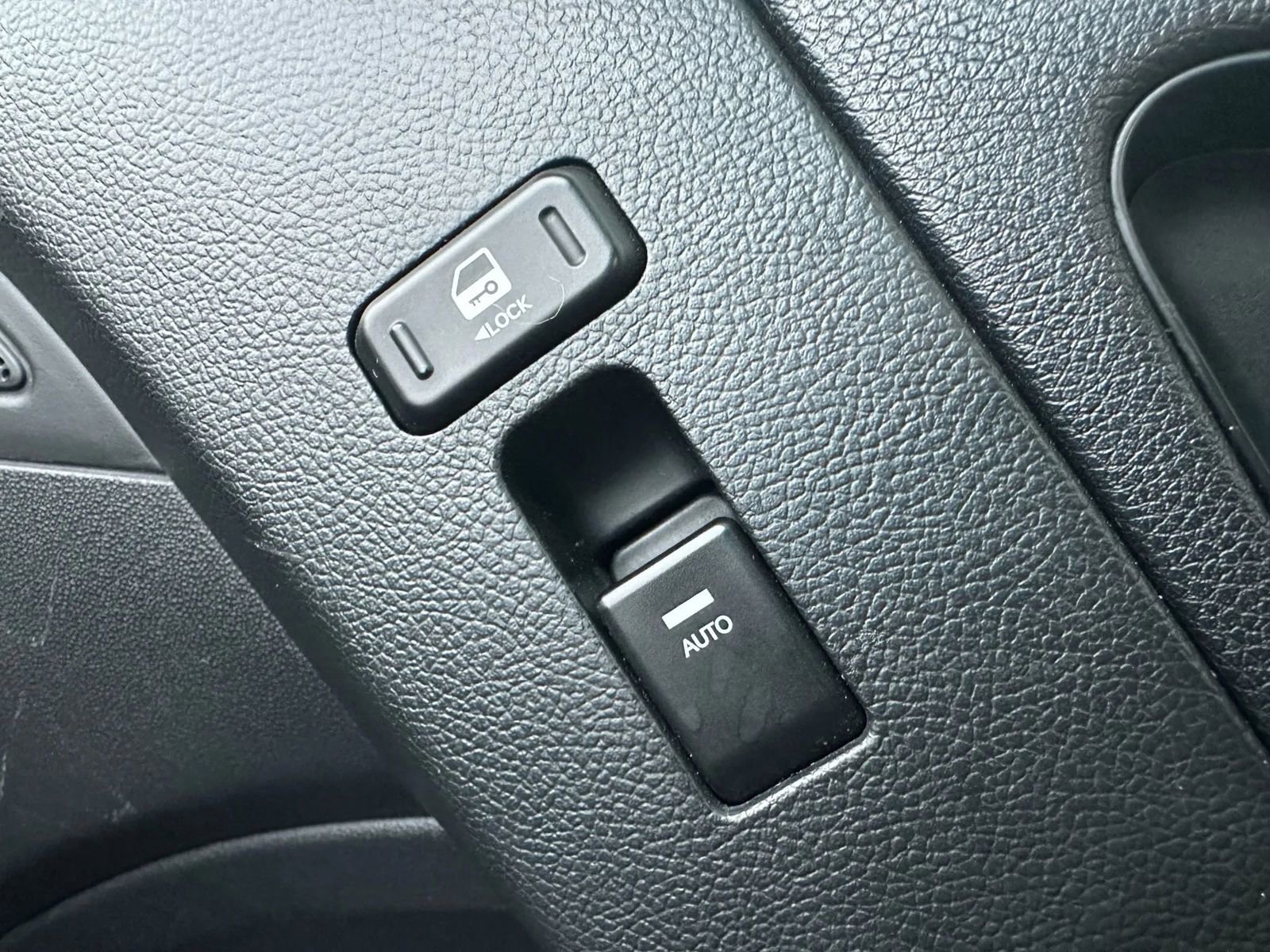 Used 2013 Hyundai Genesis 2.0T image 32