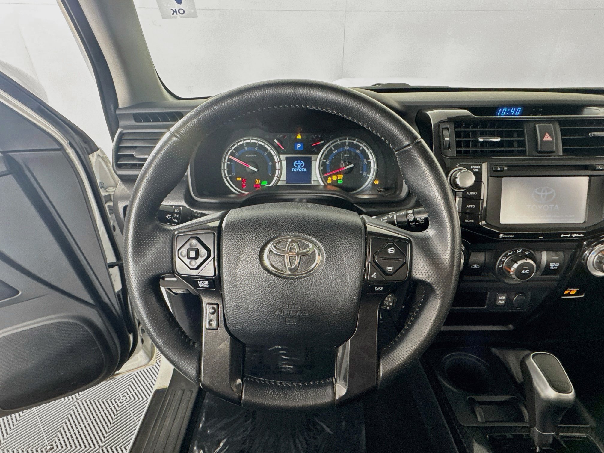 Used 2018 Toyota 4Runner TRD Off-Road Premium AWD/4WD image 13