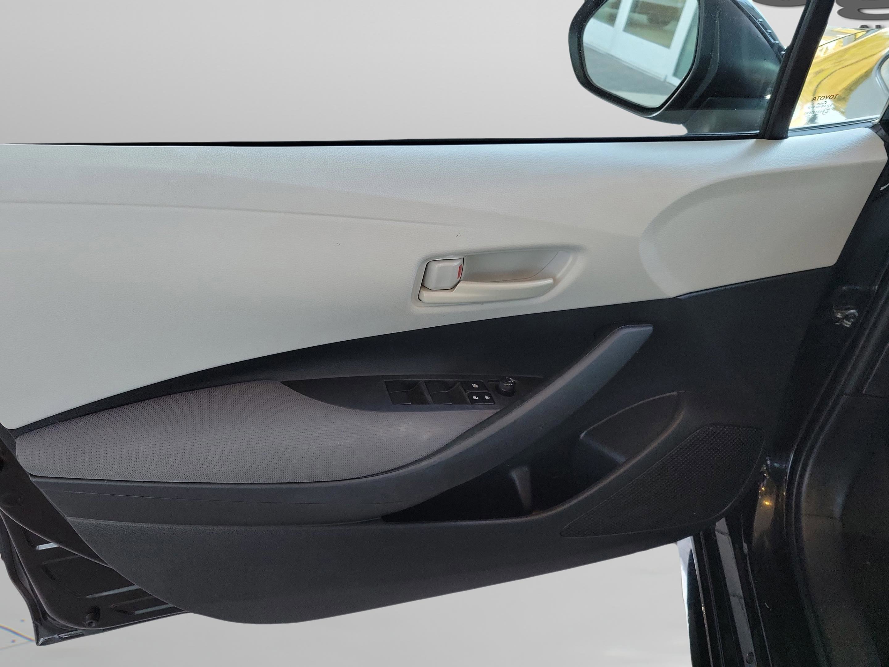 Used 2024 Toyota Corolla LE image 28