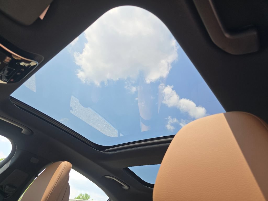 New 2026 Mercedes-Benz E 350 4MATIC Sedan image 3