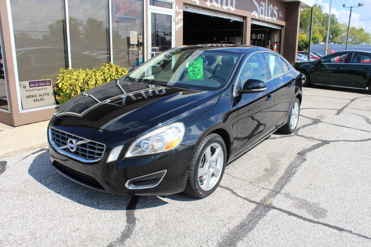 Used 2012 Volvo S60 T5 w/ Climate Pkg image 2