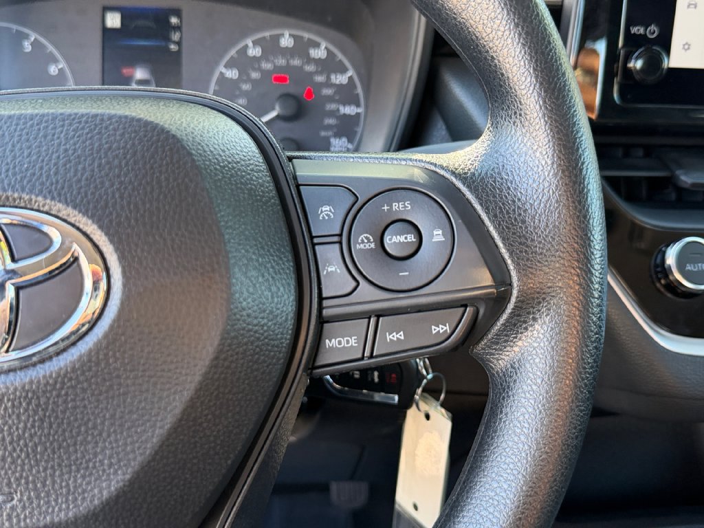Used 2025 Toyota Corolla LE FWD image 19