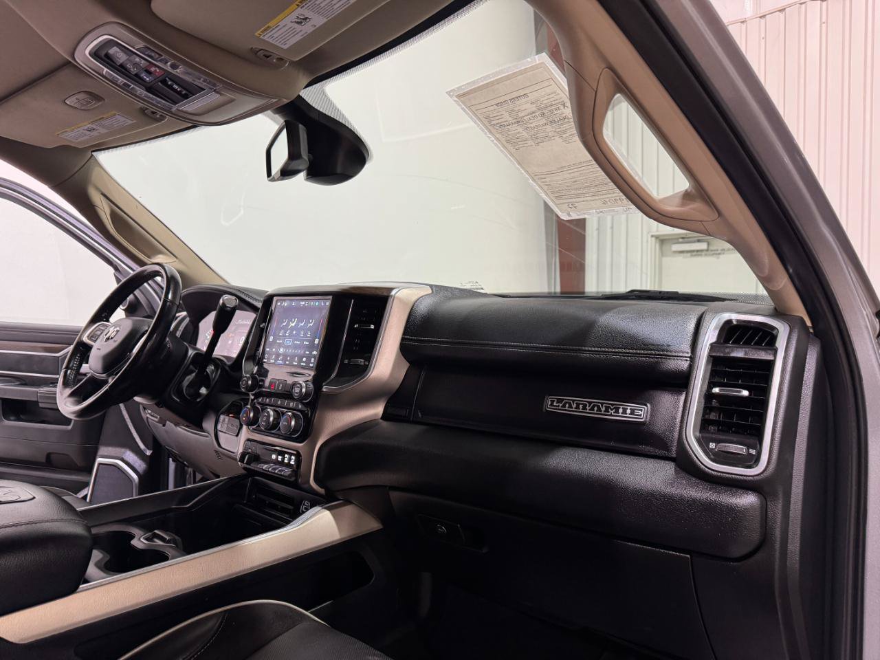Used 2022 RAM 3500 Laramie AWD/4WD image 11