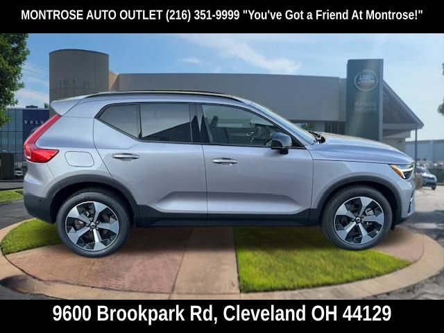 New 2026 Volvo XC40 B5 Plus w/ Protection Package Premier AWD/4WD image 8