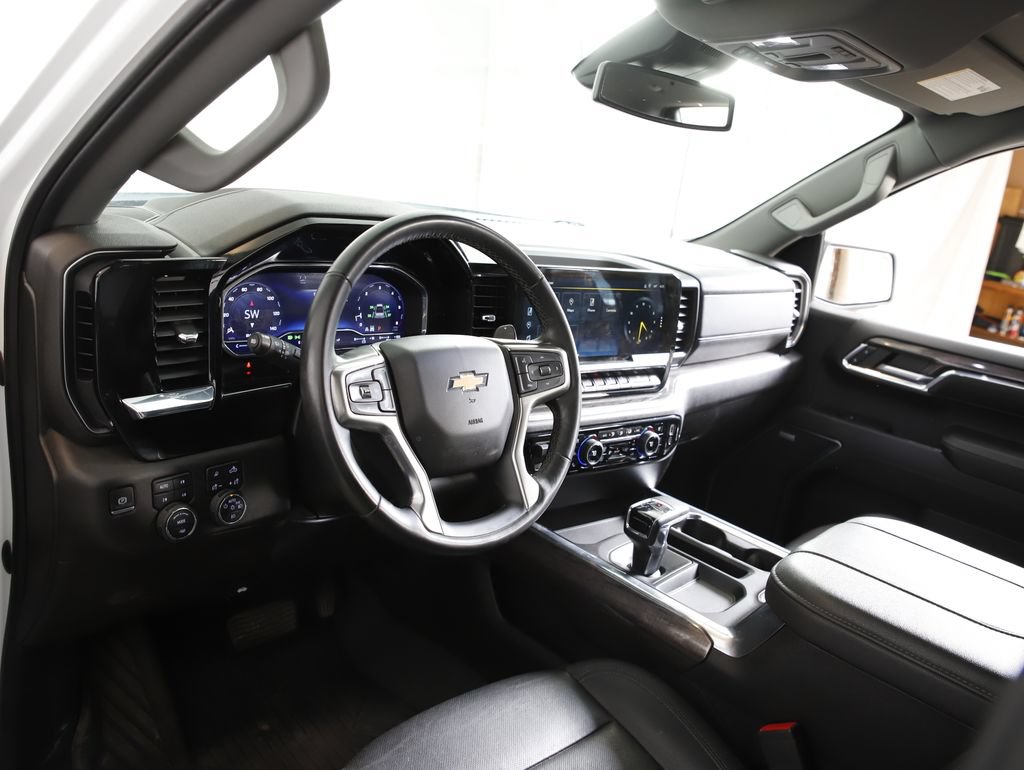 Used 2024 Chevrolet Silverado 1500 LTZ AWD/4WD image 10