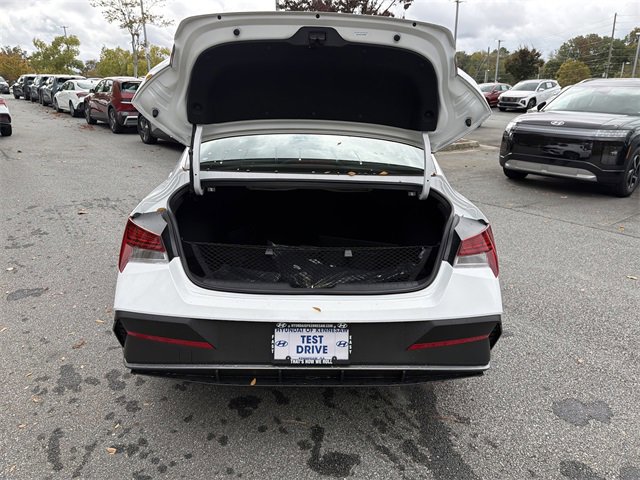 New 2026 Hyundai Elantra Blue image 17