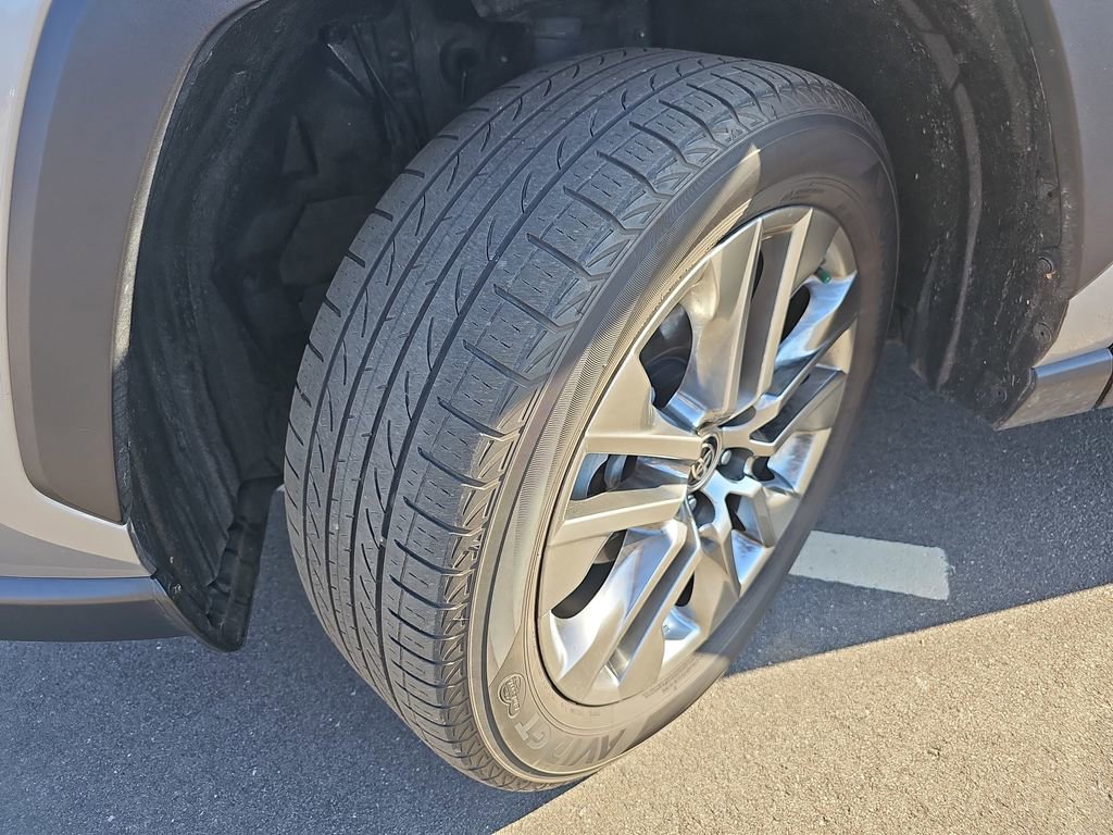 Used 2023 Toyota RAV4 XLE Premium image 38