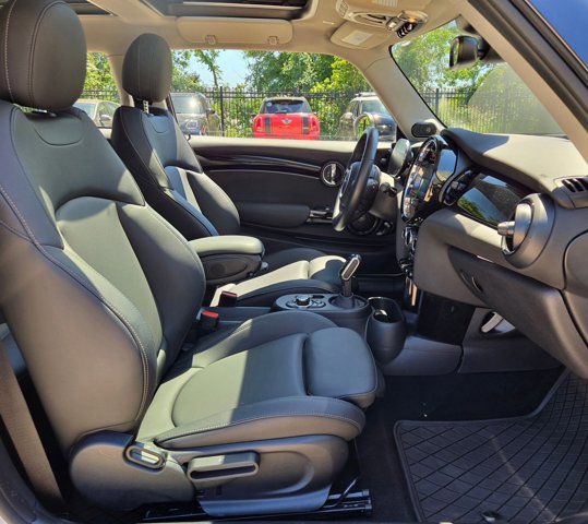 Used 2024 MINI Cooper SE FWD image 19