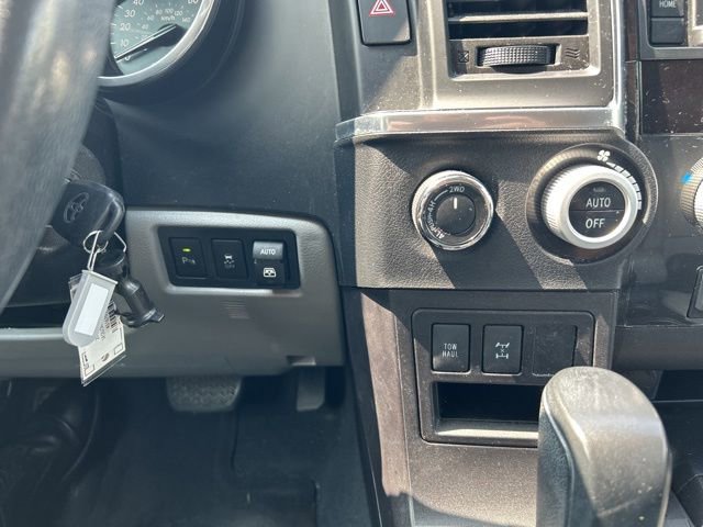 Used 2019 Toyota Sequoia SR5 AWD/4WD image 18