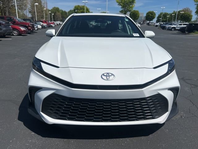Used 2025 Toyota Camry SE FWD image 2