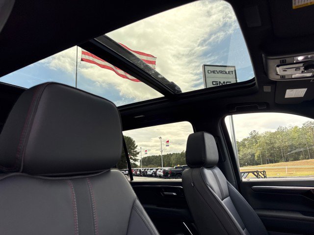 New 2026 Chevrolet Suburban RST image 10