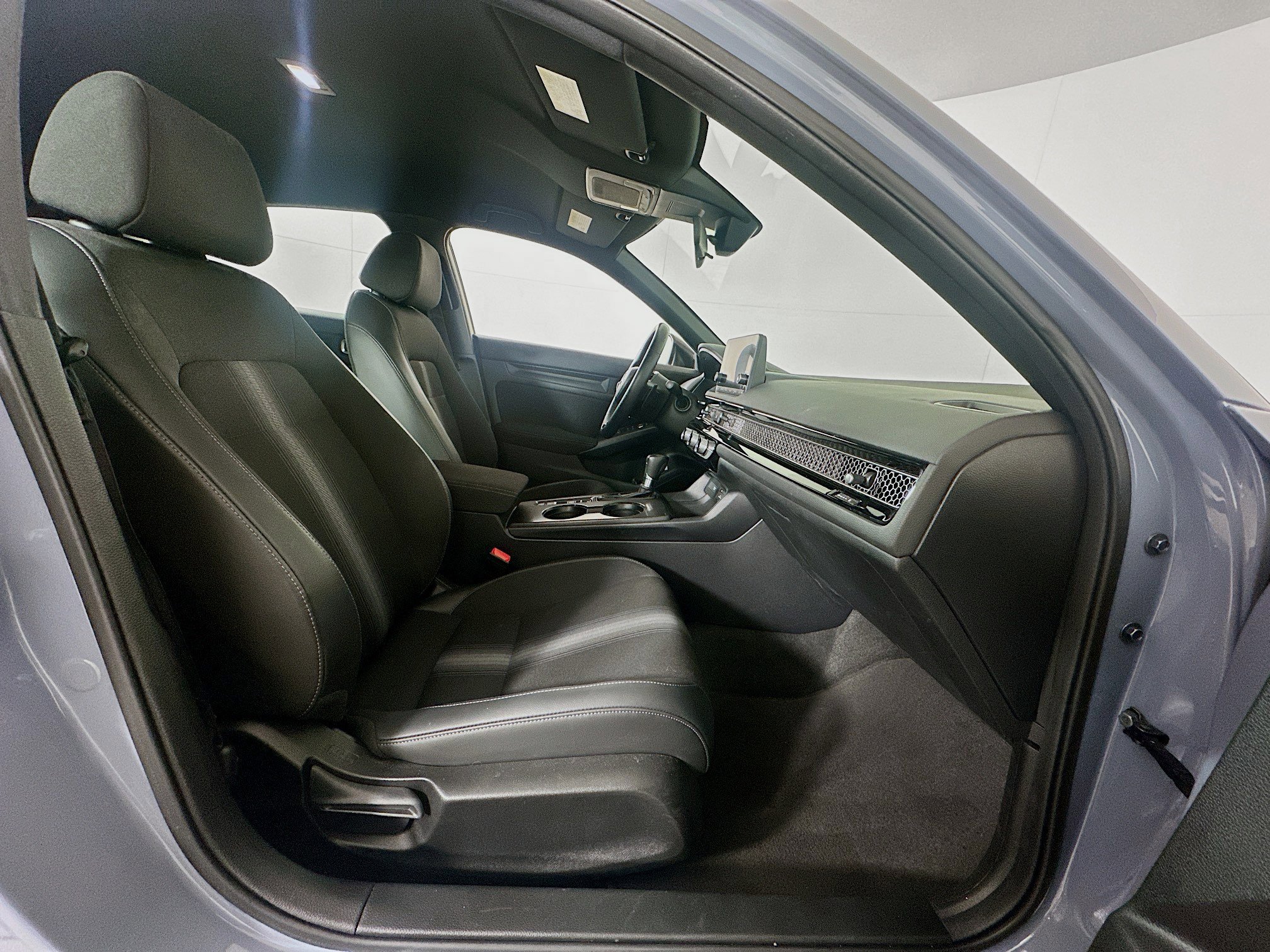 Used 2023 Honda Civic Sport image 29