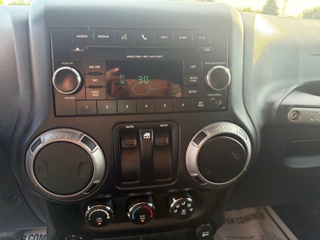 Used 2016 Jeep Wrangler Sport w/ Quick Order Package 24S AWD/4WD image 16