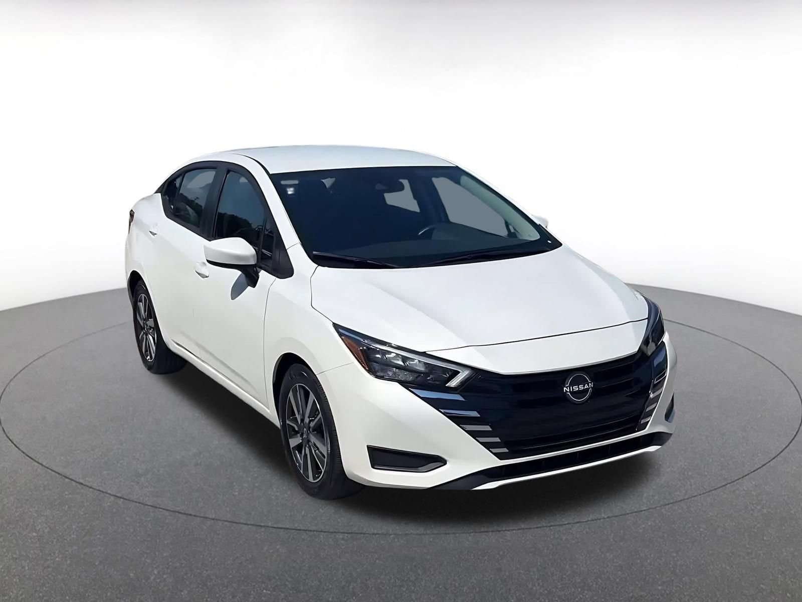 Used 2025 Nissan Versa SV FWD image 3