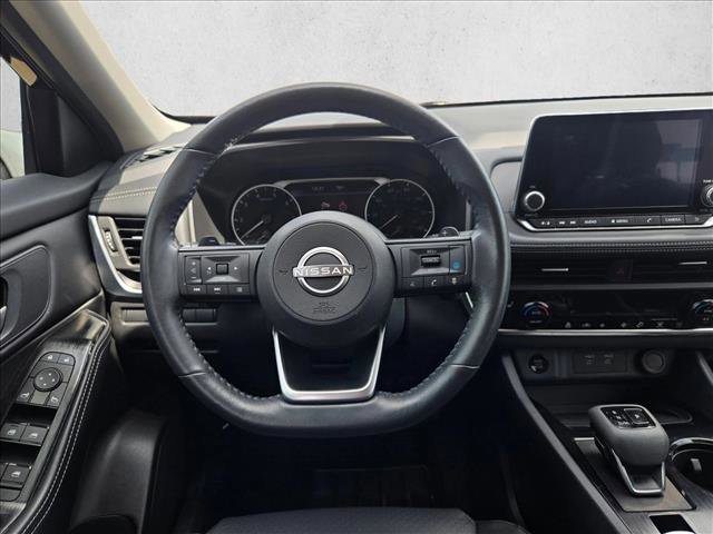 Used 2024 Nissan Rogue SV w/ SV Premium Package FWD image 17