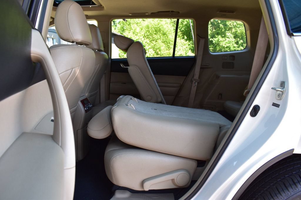 Used 2013 Toyota Highlander Limited AWD/4WD image 25