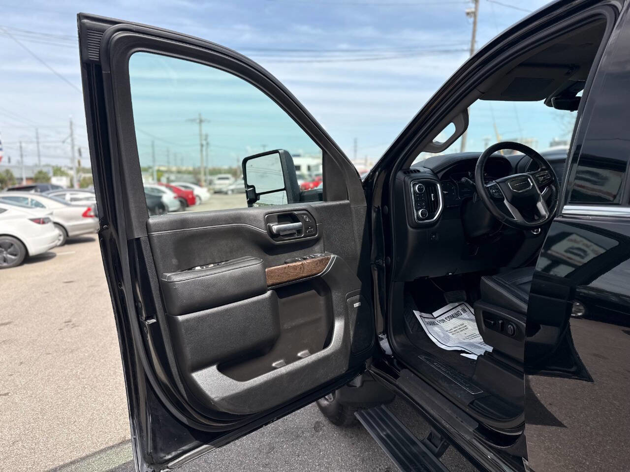 Used 2021 GMC Sierra 2500 Denali w/ Denali Ultimate Package AWD/4WD image 17