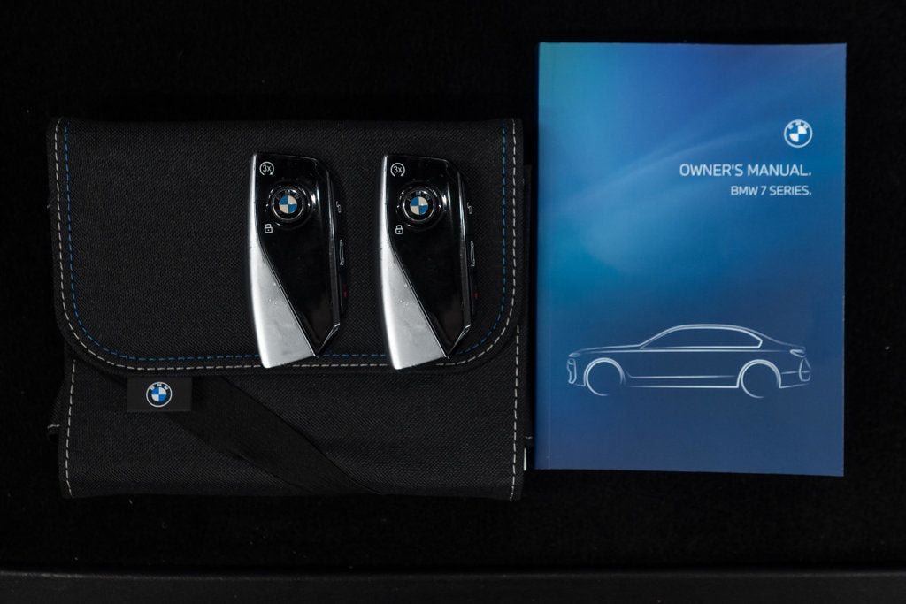 Used 2023 BMW 760i xDrive w/ Executive Package AWD/4WD image 62