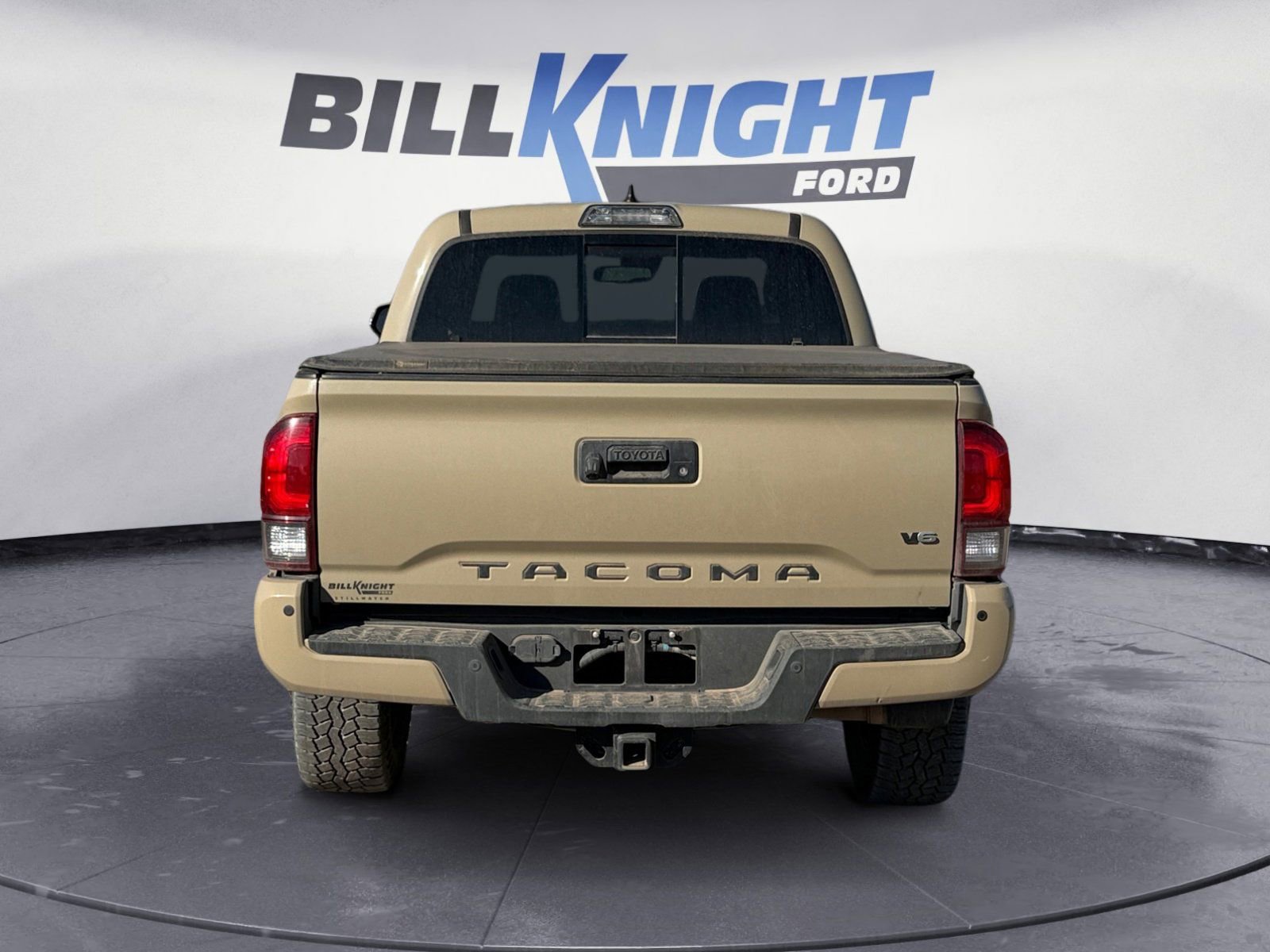 Used 2019 Toyota Tacoma TRD Sport image 4