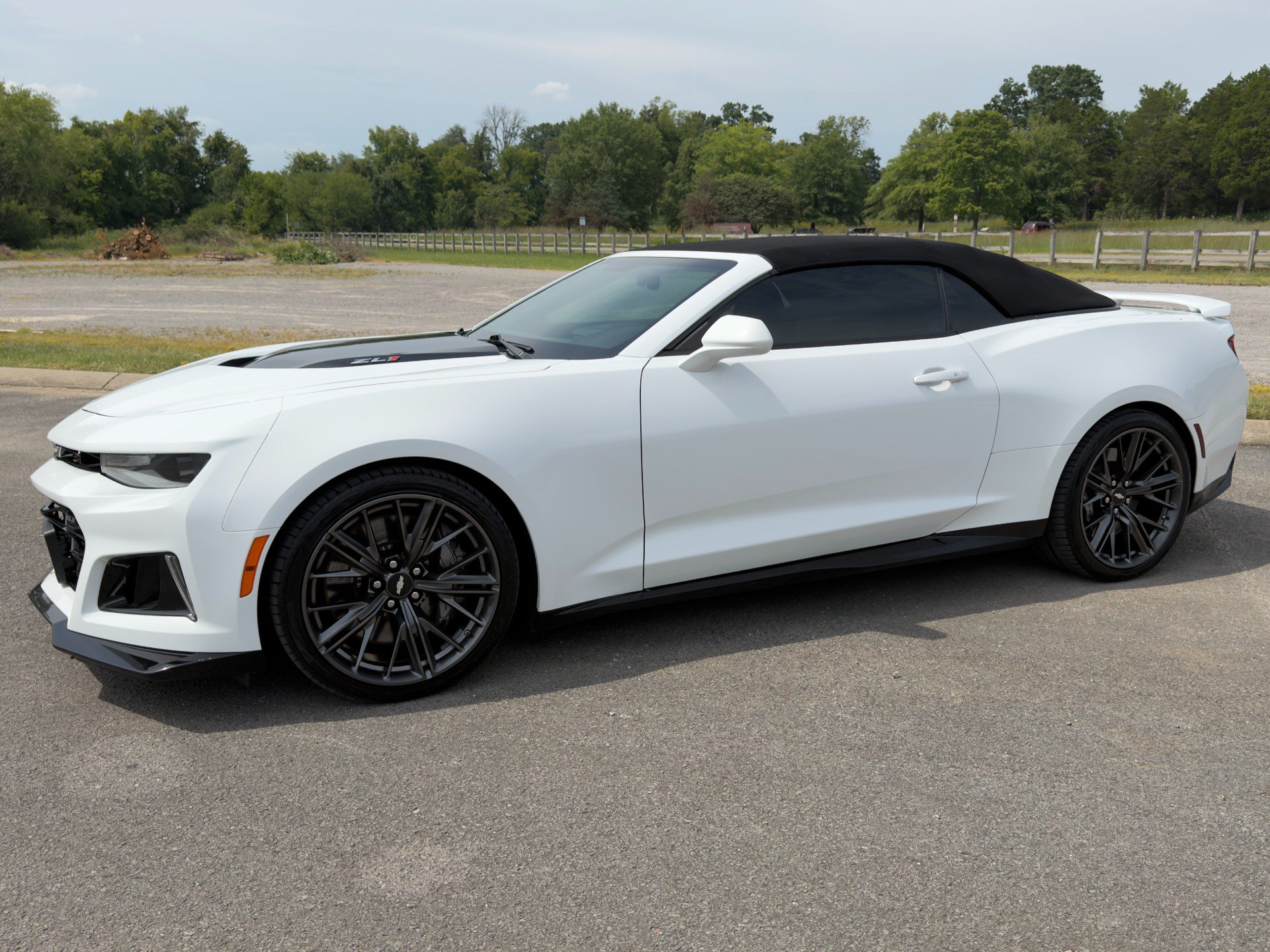Used 2017 Chevrolet Camaro ZL1 RWD image 10