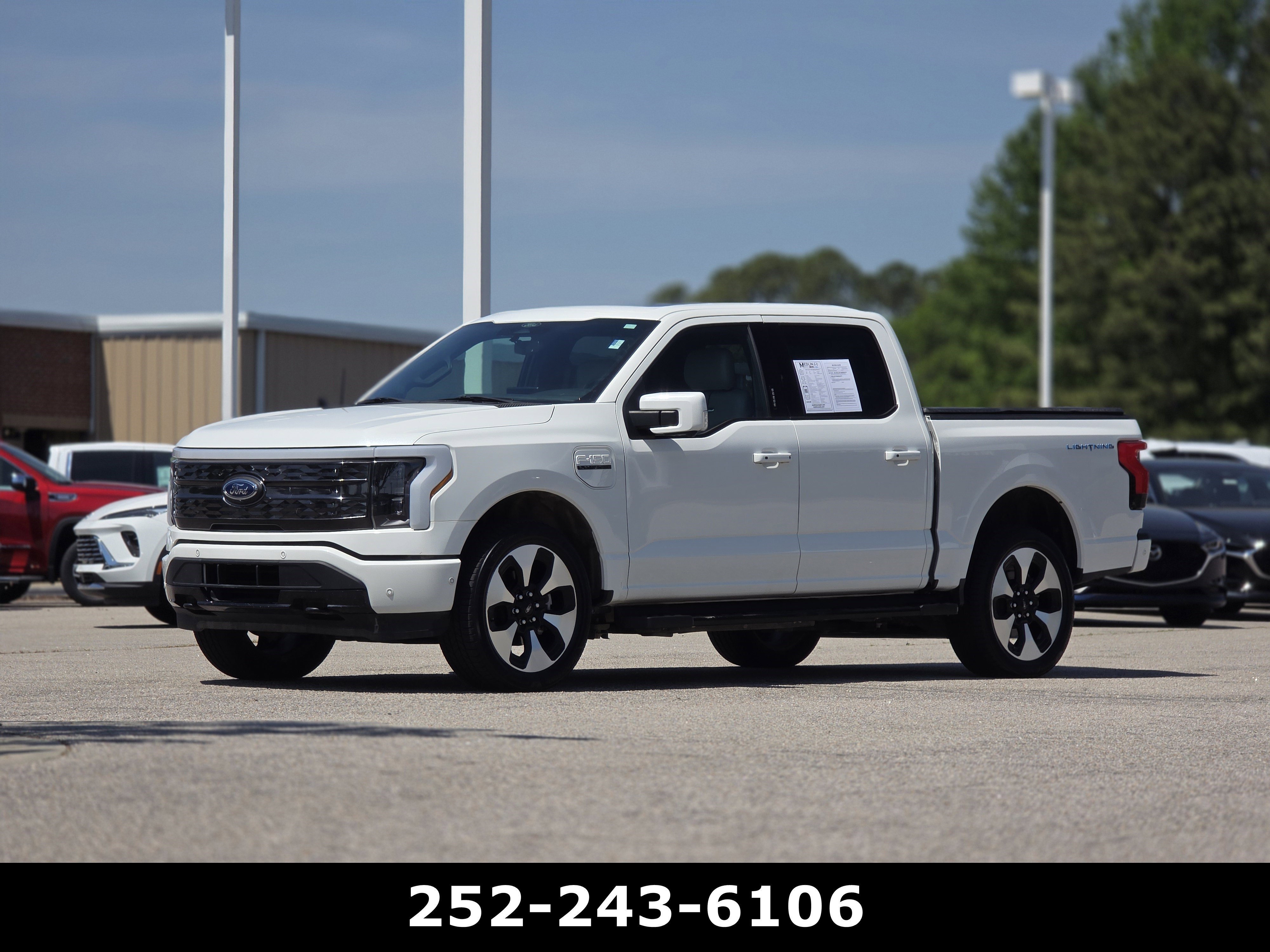 Used 2022 Ford F150 Lightning Platinum AWD/4WD image 3