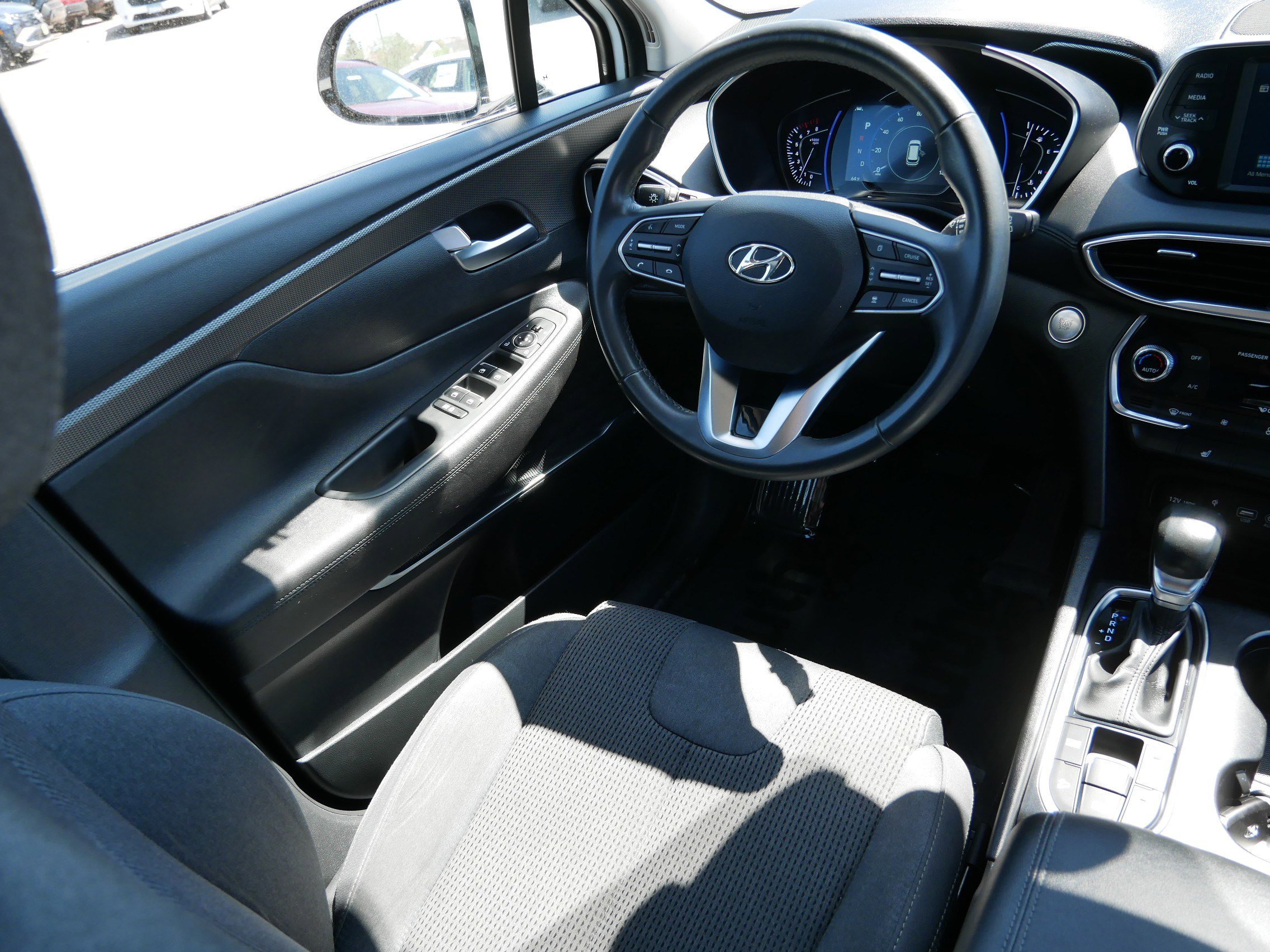 Used 2020 Hyundai Santa Fe SEL w/ Convenience Package AWD/4WD image 9