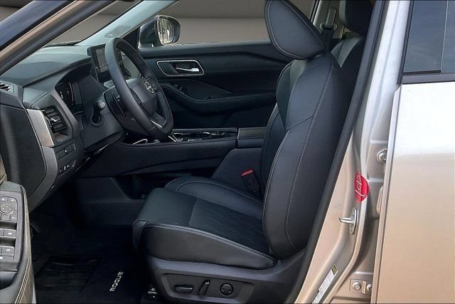 Certified 2025 Nissan Rogue Platinum AWD/4WD image 23
