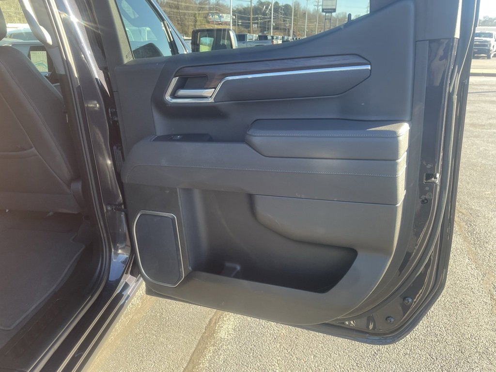 Used 2025 GMC Sierra 1500 SLT image 16