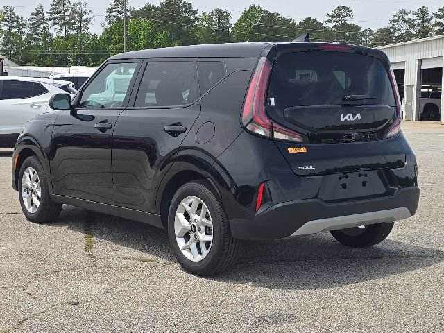 Used 2025 Kia Soul LX w/ LX Technology Package FWD image 3