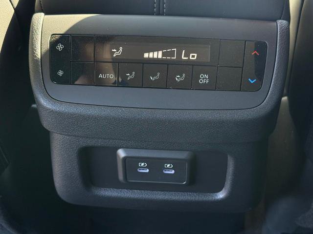 New 2026 Nissan Pathfinder SL image 12