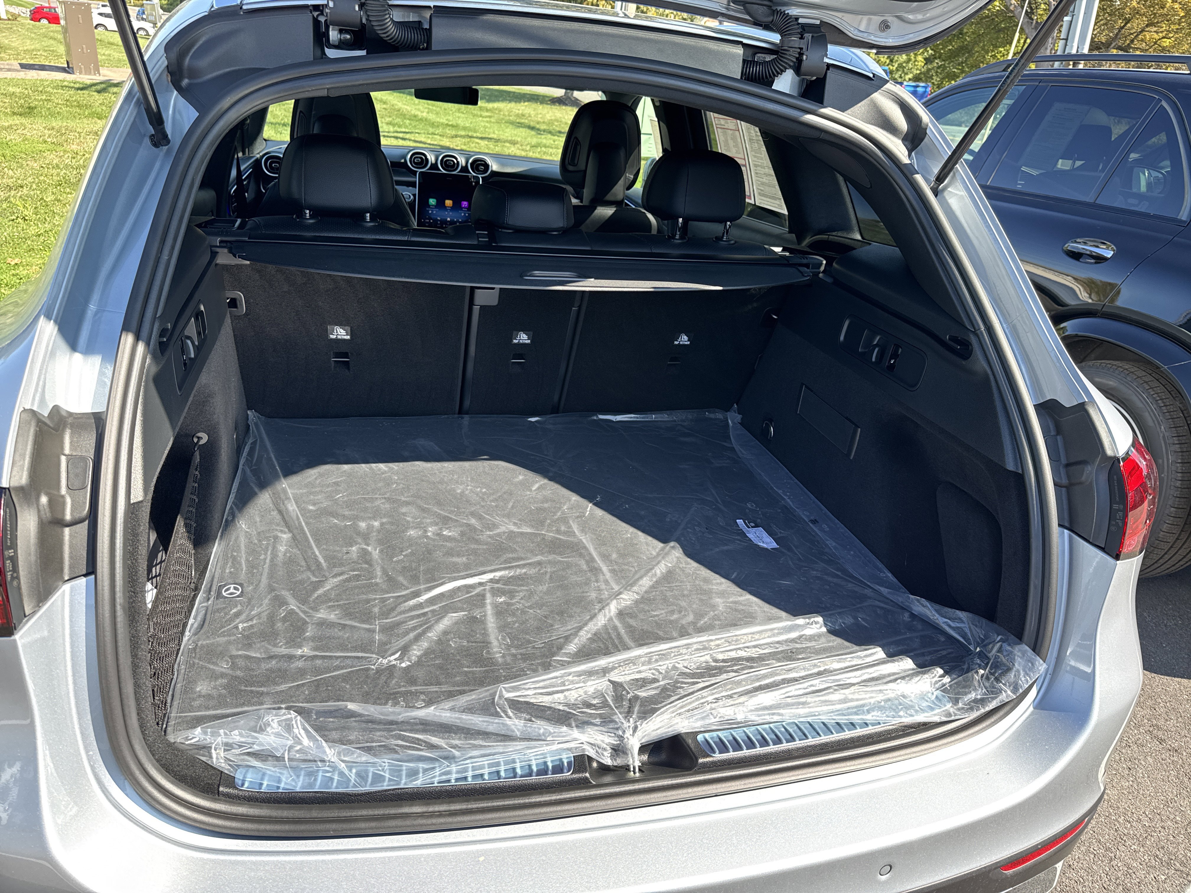 Used 2025 Mercedes-Benz GLC 300 4MATIC image 25