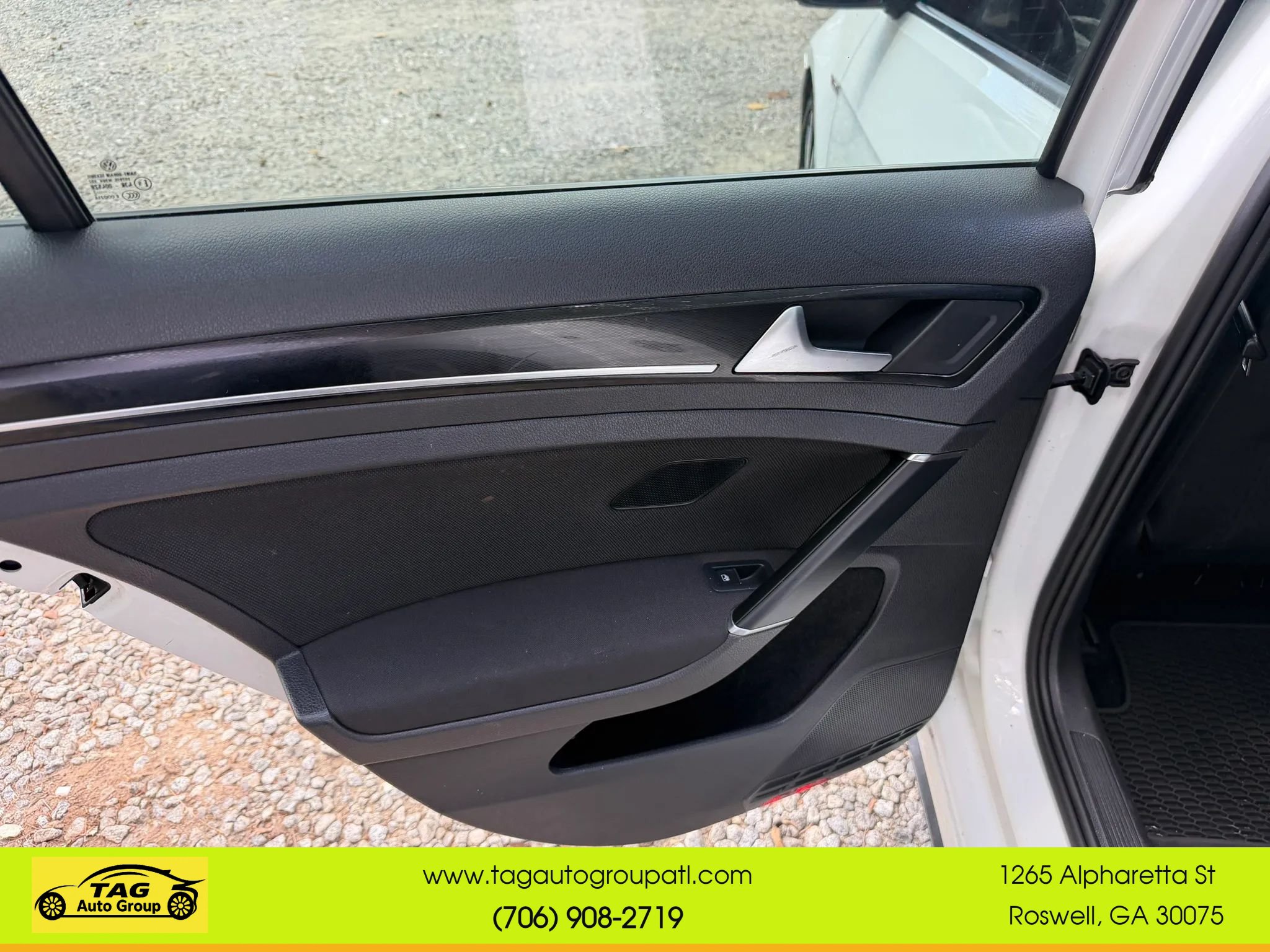 Used 2017 Volkswagen GTI SE FWD image 14