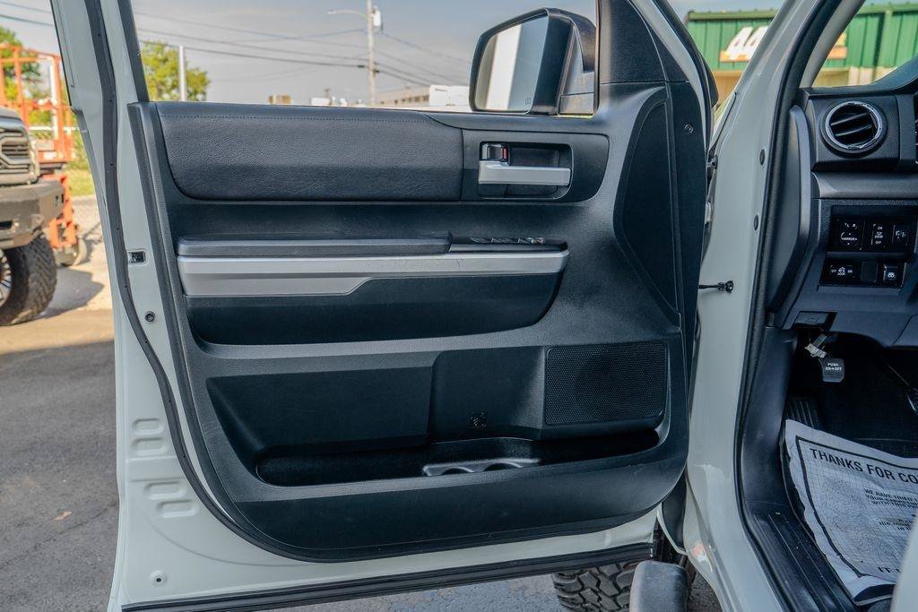 Used 2017 Toyota Tundra SR5 w/ SR5 Upgrade Package AWD/4WD image 15