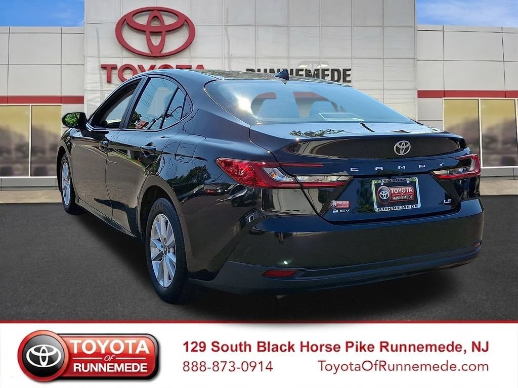 Used 2025 Toyota Camry LE FWD image 4