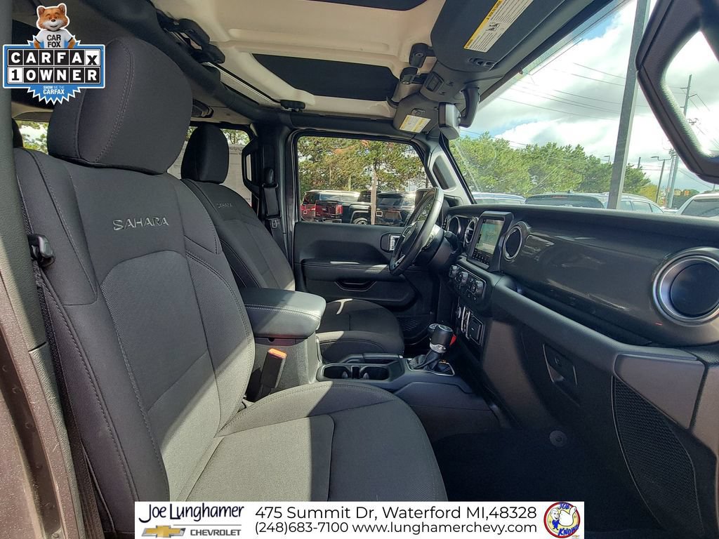 Used 2022 Jeep Wrangler Unlimited Sahara w/ Cold Weather Group AWD/4WD image 30