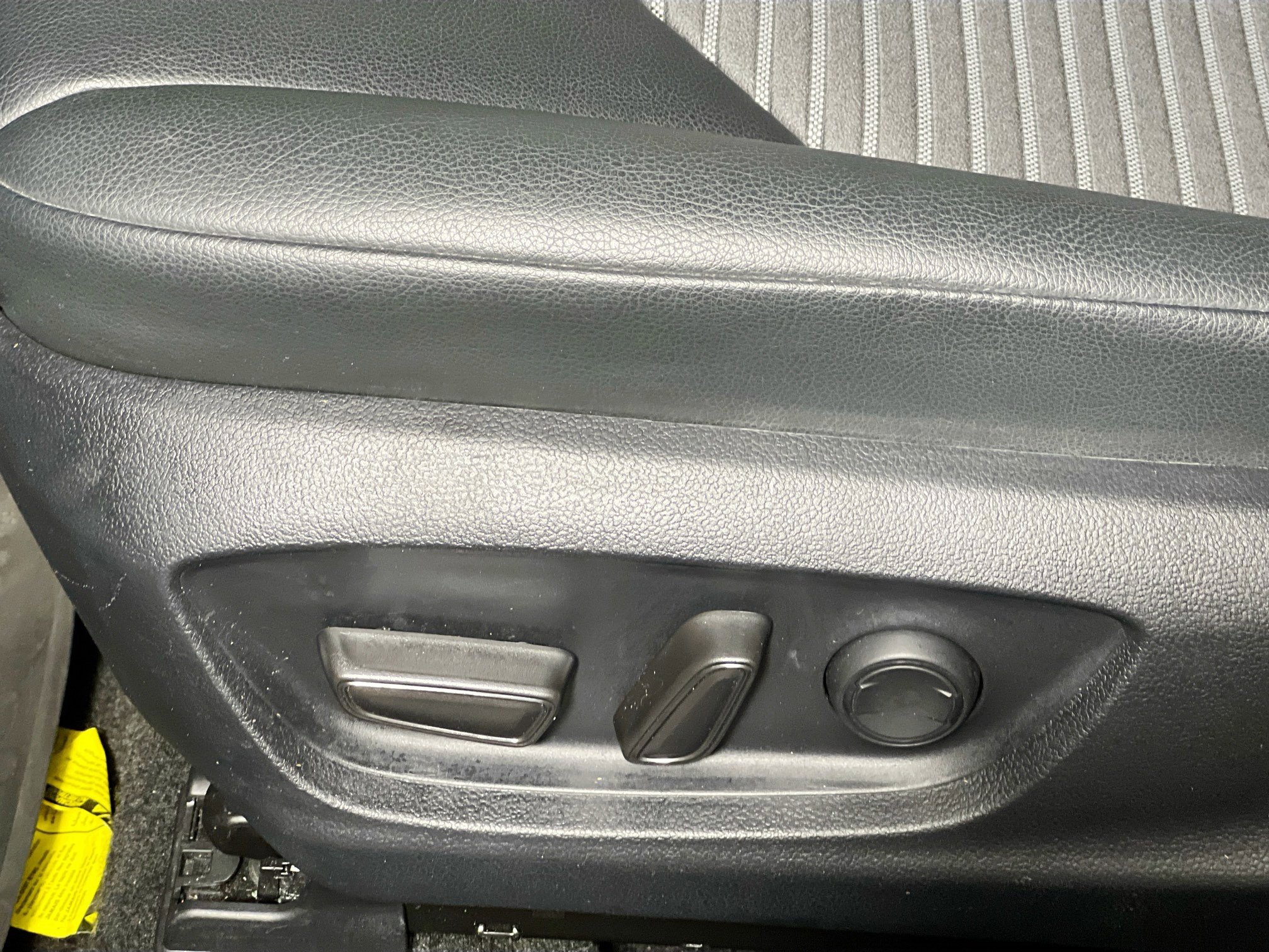 Used 2023 Toyota Camry SE image 15